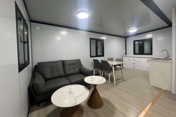 Ilustračná fotografia - obývacia izba a kuchyňa